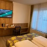 Business Boardinghouse Augsburg, Zentral, Ruhig & Mit Parkplatz Augusta